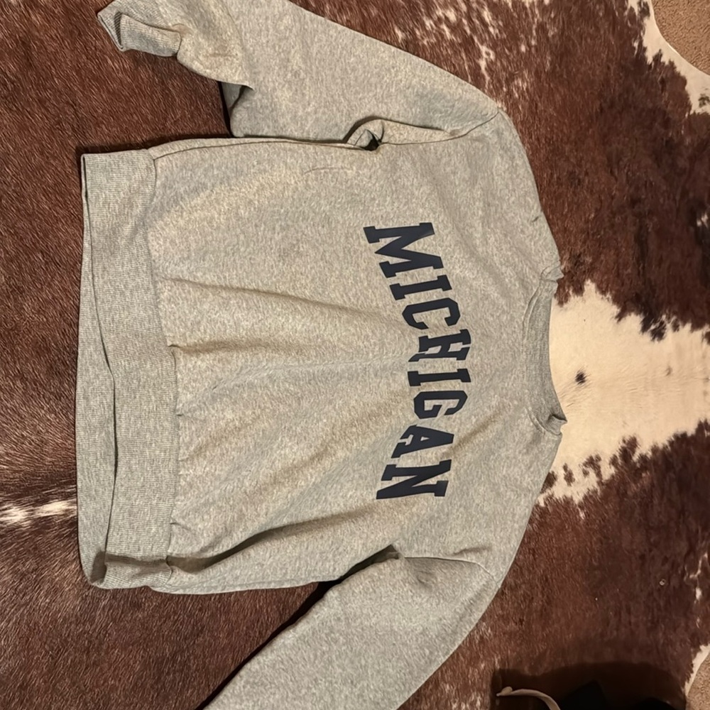 Women’s crewneck
